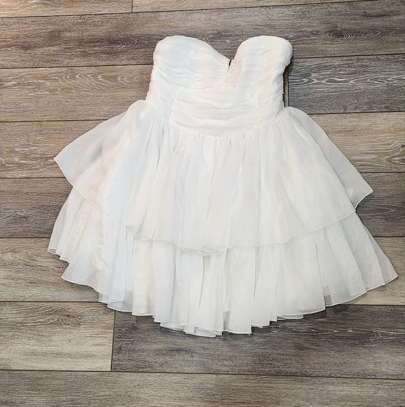 H&M White Bandeau Dress With Flared Skirt Size Medium - Picture 10 of 11